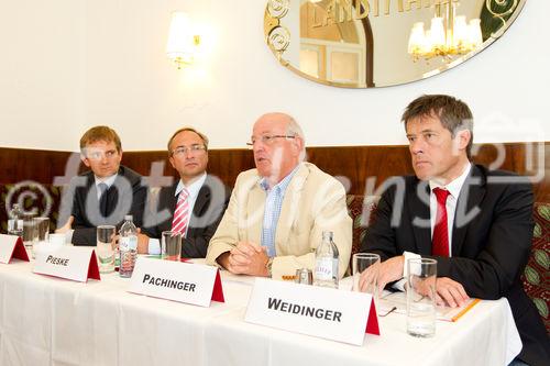  (c) fotodienst/Anna Rauchenberger - Wien, am 29.05.2012 - Anlässlich der Jahrestagung der Österreichischen Kardiologischen Gesellschaft (ÖKG) fand heute im Café Landtmann ein Pressegespräch zu den Highlights der österreichischen Herzmedizin statt. FOTO v.l. Univ. Doz. Dr. Christoph Säly, Facharzt an der Abteilung für Innere Medizin und Kardiologie am Akademischen Lehrkrankenhaus Feldkirch, Univ. Prof. Dr. Burkert Pieske, Leiter der Klinischen Abteilung für Kardiologie, MedUni Graz, Präsident der ÖKG, Univ. Prof. Dr. Otmar Pachinger, Direktor der Universitätsklinik für Kardiollogie, MedUni Innsbruck, Vorstandsmitglied der ÖKG, Prim. Univ. Prof. Dr. Franz Weidinger, 2. Medizinische Abteilung mit allgemeiner und internistischer Intensivmedizin der Krankenanstalt Rudolfstiftung Wien, Sekretär und Präsident Elect der ÖKG: