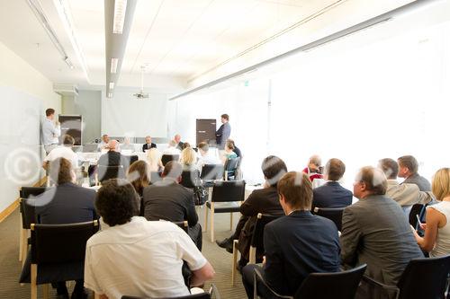  (c) fotodienst/Anna Rauchenberger - Wien, am 20.06.2012 - Heute wurde im Rahmen einer Pressekonferenz eine neue Methode zur dauerhaften Senkung von therapieresistentem Bluthochdruck vorgestellt. Mit der Renalen Denervierung steht ein nicht-medikamentöses Verfahren zur Verfügung, das bei Patienten mit Therapie-resistentem Bluthochdruck auch langfristig den Blutdruck senkt. Der minimal-invasive, 40-60 Minuten dauernde Eingriff ist nicht nur langfristig wirksam, sondern auch sicher.