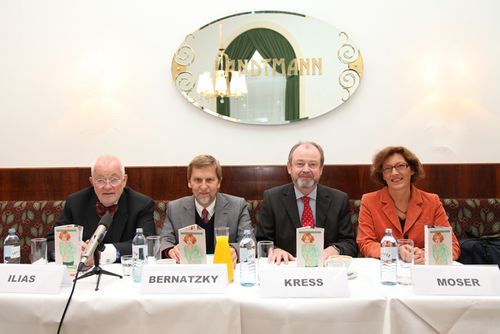 (c) fotodienst/Sarah- Maria Kölbl - Wien, am 16.10.2012;Erstes „Europäisches Jahr gegen den Schmerz“ beschäftigt sich mit dem viszeralen Schmerz; Jeder fünfte Österreicher hat chronische Schmerzen – Schmerzen, die von Herz, Gefäßen, Atemwegen, Urogenital- oder Verdauungstrakt ausgehen, sind oft schwer diagnostizierbar und behandelbar – Frauen dreimal so häufig betroffen wie Männer – Hoher Stellenwert der  Arzt-Patient-Kommunikation für Therapieerfolg – Die 12. Österreichischen Schmerzwochen – Erstes „Europäisches Jahr gegen den Schmerz“: Mehr Bewusstsein für ein unterschätztes Problem; 
im Bild: v.l.n.r: Univ.- Prof. Dr. Wilfried Ilias, Präsident past der ÖSG, Wien, Univ.- Prof. Dr. Günther Bernatzky, Präsident der ÖSG; Nawi Universität Salzburg, Leiter des Salzburger Schmerzinstituts, Univ. - Prof. DDr. Hans- Georg Kress, Präsident der Europäischen Schmerzgesellschaft (EFIC),  Leiter der klinischen Abteilung für spezielle Anästhesie und Schmerztherapie, AKH Wien/ MedUni Wien,  Univ.- Prof. Dr. Gabriele Moser, Leiterin der Spezialambulanz für gastroenterologische Psychosomatik, AKH Wien/ MedUni Wien