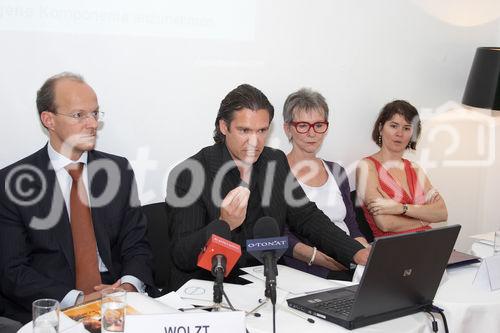 (C) fotodienst/Gudrun Krieger - Wien 29.05.2008 - Pressekonferenz - Histaminintoleranz - Wissenschaftlichen Gesellschaft zur Forschung und Weiterbildung im Bereich nahrungsmittelbedingter Intoleranzen -(NutriDis):li nach re: Ao. Univ.-Prof. Dr. Michael Wolzt (Facharzt für Innere Medizin, Buchautor), Dr. Univ. Priv. Doz. Peter Komericki (Abt. f Umweltdermatologie und Venerologie, Graz); Betroffene - Dr. Susannne Feigl, Maga Barbara Krajasich