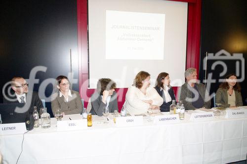 (c) fotodienst/Dan Carabas - Wien 20.05.08 - Volkskrankheit Alzheimer-Demenz - Foto.: v.l. Herr Leitner, Astrid Essl (GfK Austria), Mag. Antonia Croy (Alzheimer Angehörige Austria), Mag. Sigrid Labenbacher (Pflegewissenschaftlerin), DGKS Natalie Lottersberger (Care-Ring), Prof. Peter Dal-Bianco (Österreichische Alzheimer Gesellschaft), Marion Kainz (Filmregisseurin)