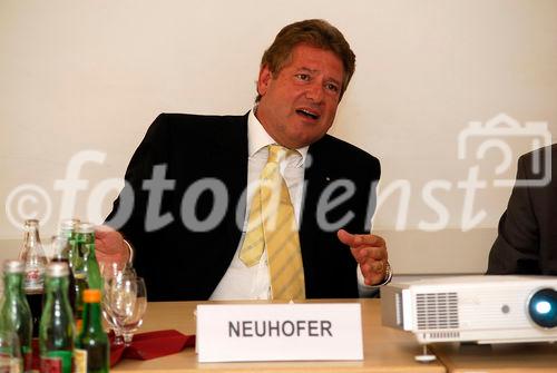 Dr. Johannes Neuhofer, Fachgruppen-Obmann (Vertreter der niedergelassenen Dermatologen)