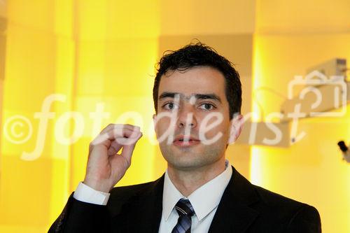 Lyric - die Kontaktlinse fürs Ohr, Pressegespräch im Mozarthaus, am Bild: Christian Reuss (Director Concept & Innovation Team bei Phonak)