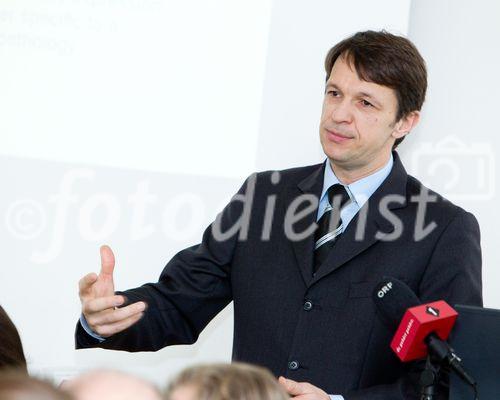 (C)fotodienst/Anna Rauchenberger Wien, 13.01.2011 - Metabolische Biomarkerforschung bezeichnet ein junges Forschungsfeld, das sowohl in der Medizin als auch in der Ernährungswissenschaft große Hoffnung für die Früherkennung von genetisch bedingten Krankheiten birgt. Erstmalig zu diesem Thema findet heut in Wien ein Round Table Gespräch mit hochrangigen internationalen Experten statt, die über den Status quo sowie der Zukunft der Metabolomics im Bereich Diabetologie und Ernährung diskutieren. FOTO: Mag. Elar Schnegg MBA, CEO, Biocrates Life Sciences AG während seines Vortrags