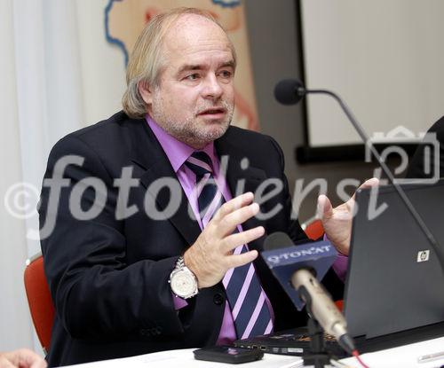 (c) fotodienst / Walter Luger - St. Pölten, am 20.10.2010 - MIT EINEM LÄCHELN ZUM ZAHNARZT, Pressekonferenz der Landeszahnärztekammer für NÖ. Niederoesterreichs Zahnärzten wird die BESTNOTE ausgestellt. Die Landeszahnärztekammer NÖ bringt mit der neuen Initiative 