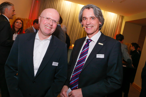 Neue Konzepte und Herausforderungen für die Mobilität der Zukunft standen im Mittelpunkt einer Networking-Veranstaltung des Travel Industry Club Austria am Donnerstag abend in Wien. Im Bild: TIC-Präsident Deutschland, Dirk Bremer und Moderator Wilfried Seywald, pressetext.