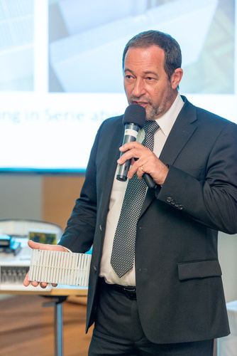 Auf der ordentlichen Hauptversammlung in Wien präsentierte der austro-amerikanische Filterhersteller dexwet International am Freitag seinen neuen Firmenauftritt und seine aktuellen, vielversprechenden Produktentwicklungen für Heizkörper und Automobilindustrie. Vorstand und Aufsichtsrat waren vollständig anwesend, das gut gelaunte und mehrheitlich vertretene Aktionärspublikum erlebte einen leidenschaftlichen Auftritt des Firmengründers. Mit dabei u.a. dexwet-Vorstand Erich Peteln, Clemens Sparowitz und Friedrich Schasché, Aufsichtsräte Ewald Zadradil, Thomas Wally und Robert Socha, Rennauer Motorsport, Autohaus-Chef Toni Ebner. 