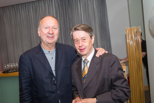 Am 25. Mai sind Europawahlen, und die weitere Entwicklung des Kontinents hänge zu einem Gutteil auch von der Reiseindustrie ab. Davon ist Europaparlamentarier Othmar Karas (EVP) überzeugt, der sich beim Travel Industry Club Networking am 29. April in Wien ganz als Kämpfer für noch mehr Reisefreiheit und den Abbau von Grenzen präsentierte. 