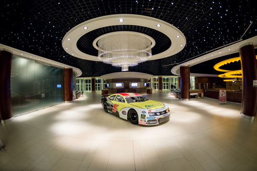 Bei einer Weihnachtsfeier im Magna Racino Ebreichsdorf zog der austro-amerikanische Filterhersteller dexwet International AG Bilanz über das erfolgreiche Jahr 2014 und präsentierte seinen neuen Boliden Mustang V8 für die NASCAR Rennserie 2015. Außerdem feierte das neue Raumluftfiltersystem 