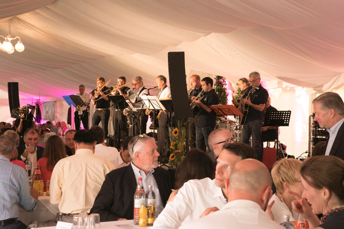 Der zur Berndorf-Gruppe gehörige internationale Industrieofenbauer Aichelin hat am 15. Juni am Stammsitz Mödling sein 150-jähriges Bestehen gefeiert. Die gesamte Unternehmensspitze ebenso wie zahlreiche Kunden, Partner und Mitarbeiter aus fünf Kontinenten sind angereist.