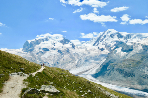 Das Monte-Rosa-Bergmassiv mit Matterhorn und Dufourspitze gehört zu den berühmtesten alpinen Fotomotiven. Auch diese Gletscherregion spürt den Klimawandel.