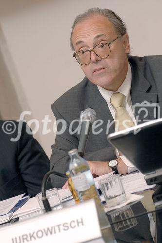 Warimpex Finanz- und Beteiligungs AG: Geschäftsbericht 2006: Foto:  Dr.Franz Jurkowitsch (Vorsitzender des Vorstandes)