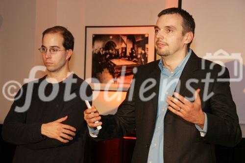 (C) fotodienst/Anna Rauchenberger - Wien 06.12.2006  - Pineapple Tours, einer der größten österreichischen Abenteurerreiseveranstalter, expandiert nach 15 erfolgreichen Jahren in Wien nach Deutschland. FOTO v.l.: Heiko Nötstaller (Marketingleiter Pinapple Tours), Mag. Walter Hofer (GF Pinapple Tours).