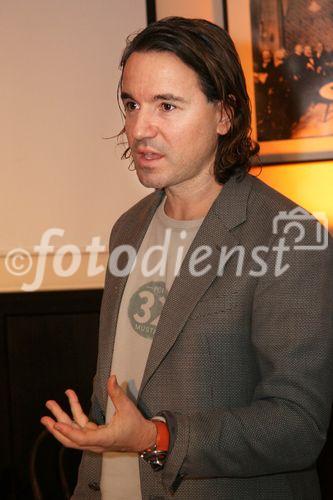 (C) fotodienst/Anna Rauchenberger - Wien 06.12.2006  - Pineapple Tours, einer der größten österreichischen Abenteurerreiseveranstalter, expandiert nach 15 erfolgreichen Jahren in Wien nach Deutschland. FOTO: Mag. Thomas Döbrösy (GF Pinapple Tours).