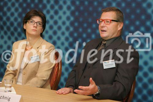 (C) fotodienst/Anna Rauchenberger - Wien 09.10.2006 - Länderübergreifende EU-Forschung zur Erhaltung wertvoller Trinkwassergebiete. FOTO v.l.: Dr. Barbara Cencur Curk (Wasser-Expertin, Slowenien), Dr. Gerhard Kuschnig (Koordinator KATER-Konferenz).