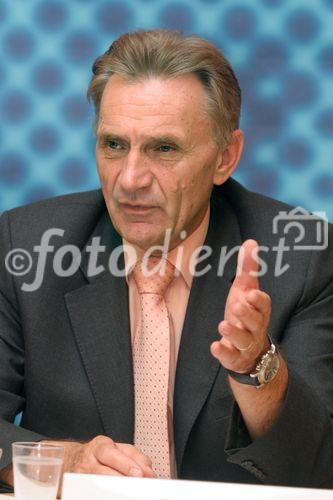 (C) fotodienst/Anna Rauchenberger - Wien 09.10.2006 - Länderübergreifende EU-Forschung zur Erhaltung wertvoller Trinkwassergebiete. FOTO: Dipl.-Ing. Hans Sailer (Betriebsvorstand Wiener Wasserwerke).