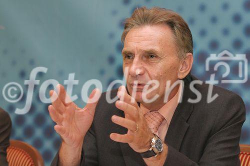 (C) fotodienst/Anna Rauchenberger - Wien 09.10.2006 - Länderübergreifende EU-Forschung zur Erhaltung wertvoller Trinkwassergebiete. FOTO: Dipl.-Ing. Hans Sailer (Betriebsvorstand Wiener Wasserwerke).