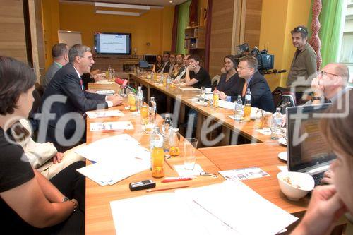 (C) fotodienst/Anna Rauchenberger - Wien 25.09.2006 - Eine WU-Studie im Auftrag der Europay Austria untersuchte das Zahlungsverhalten bar vs. unbar aus Handelssicht. 