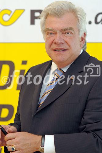 (c) Fotodienst / Gebhart - Österreichische Post mit starkem Halbjahresergebnis 2006 - Foto: Mag. Dr. Rudolf Jettmar (Generaldirektor-Stellvertreter), Dr. Anton Wais (Generaldirektor, Vorstandsvorsitzender). 