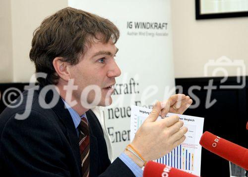 (C) fotodienst/Anna Rauchenberger - Wien 05.07.2006 - Mit Ende Juni wurde die erste große Ausbauphase der Windkraft in Österreich ageschlossen, die im Wesentlichen auf Grundlage des erfolgreichen Ökostromgesetzes 2002 erfolgte. IG Windkraft fordert eine Ökostromnovelle und Einspeisepreise auf Europaniveau. FOTO: Mag. Stefan Hantsch (Geschäftsführer der IG Windkraft).