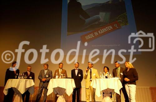 Kärnten-Delegation in Speyer auf dem Podium (v.l.n.r.) Manfred Geiger (BKS Bank), Stefan Schimeon und Georg Schiller von der Tubex AG, KPMG-Wirtschaftstreuhänder Josef Weinländer, Friedrich Schmiedl von der Austrian Business Agency (ABA), Moderatorin, Entwicklungsagentur-Geschäftsführerin Sabrina Schütz.