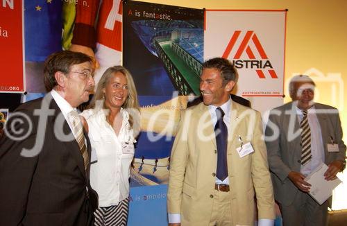 Landeshauptmann Jörg Haider mit Besuchern und Gästen der Präsentation des Wirtschaftsstandort Kärnten - Alpe-Adria Region