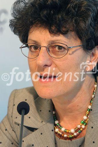 (C) fotodienst/Anna Rauchenberger - Wien 01.06.2006 - Vienna DC feiert 10-jähriges Jubiläum mit der Eröffnung des Tech Gate Towers und präsentiert erstmalig Wiens neue Skyline. FOTO: DDr. Regina Prehofer (Mitglied des Vorstandes BA CA AG).