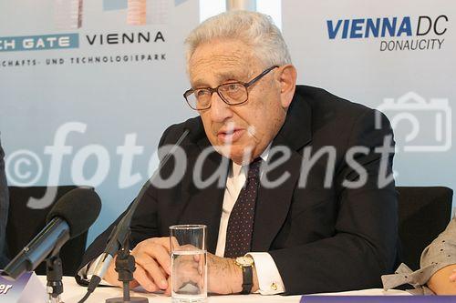 (C) fotodienst/Anna Rauchenberger - Wien 01.06.2006 - Vienna DC feiert 10-jähriges Jubiläum mit der Eröffnung des Tech Gate Towers und präsentiert erstmalig Wiens neue Skyline. FOTO: Dr. Henry Kissinger (Ex-US-Außenminister und Friedensnobelpreisträger).