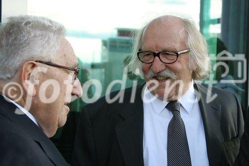 (C) fotodienst/Anna Rauchenberger - Wien 01.06.2006 - Vienna DC feiert 10-jähriges Jubiläum mit der Eröffnung des Tech Gate Towers und präsentiert erstmalig Wiens neue Skyline. FOTO: Dr. Henry Kissinger (Ex-US-Außenminister und Friedensnobelpreisträger) mit Architekt Wilhelm Holzbauer (Andromeda Tower, Tech Gate Tower).