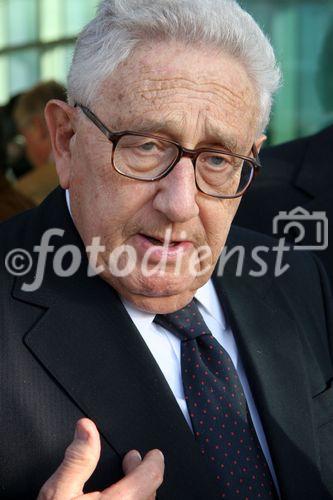 (C) fotodienst/Anna Rauchenberger - Wien 01.06.2006 - Vienna DC feiert 10-jähriges Jubiläum mit der Eröffnung des Tech Gate Towers und präsentiert erstmalig Wiens neue Skyline. FOTO: Dr. Henry Kissinger (Ex-US-Außenminister und Friedensnobelpreisträger).