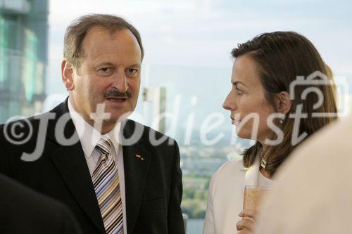 (C) fotodienst/Anna Rauchenberger - Wien 01.06.2006 - Vienna DC feiert 10-jähriges Jubiläum mit der Eröffnung des Tech Gate Towers und präsentiert erstmalig Wiens neue Skyline. FOTO: Hubert Gorbach (BM VIT).