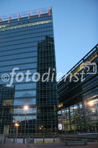 (C) fotodienst/Anna Rauchenberger - Wien 01.06.2006 - Vienna DC feiert 10-jähriges Jubiläum mit der Eröffnung des Tech Gate Towers und präsentiert erstmalig Wiens neue Skyline. FOTO: Der neu eröffnete Tech Gate Tower.