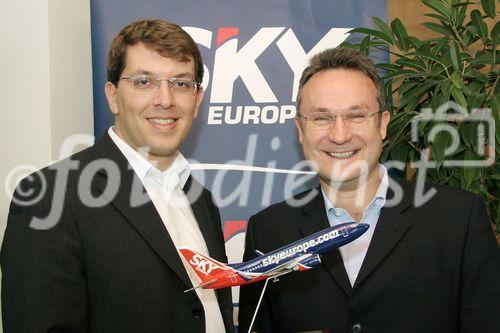 (C) fotodienst/Anna Rauchenberger - Wien 26.05.2006 - SkyEurope konnte die Zahl der Passagiere um 52,8% steigern. FOTO: Christian Mandl (CEO SkyEurope) und Erhard Schmid CFO SkyEurope).