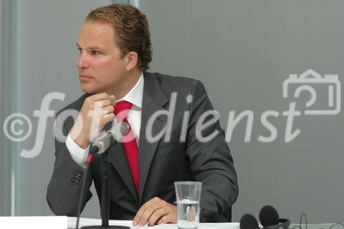 (c) Fotodienst/ Daniel K. Gebhart - Jahres-Pressekonferenz der Gebrüder Weiss GmbH - Foto: Heinz Senger-Weiss.