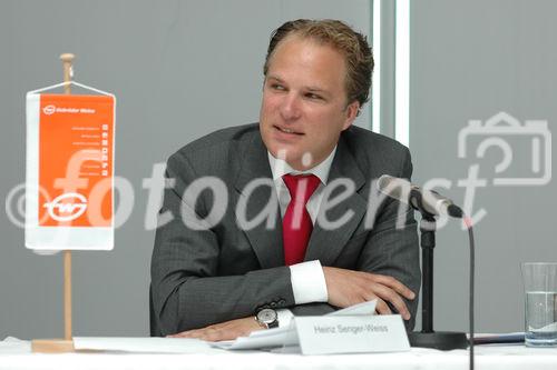 (c) Fotodienst/ Daniel K. Gebhart - Jahres-Pressekonferenz der Gebrüder Weiss GmbH - Foto: Heinz Senger-Weiss.