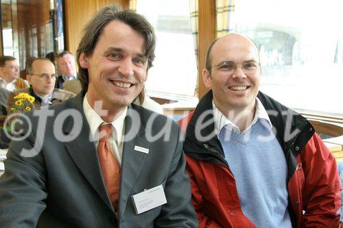 (C) fotodienst/Anna Rauchenberger - Wien 07.05.2006 - 'nedine' ist ein Netzwerk aus vielen europäischen Nachrichtenquellen, das die Zusammenarbeit nichtstaatlicher Nachrichtenagenturen intensivieren soll. Medien- und Unternehmensvertreter aus Österreich, Ost- und Südosteuropa hatten heute Gelegenheit, sich über die Funktionsweise des Netzwerkes zu informieren. FOTO: Wilfried Seywald (pressetext.austria, links), Markus Holzer (Soravia Gruppe) 