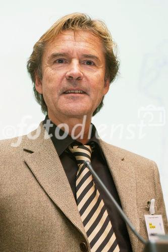 10. Schweizer Pressefoto Award 2006. Bild: Dr. Piero Schaefer, Schweizer Werbung, Jury Mitglied