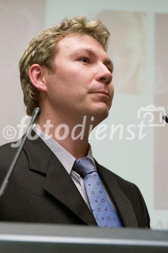 10. Schweizer Pressefoto Award 2006. Bild: Daniel Schmuki, Persoenlichkeits-Fotograf, Jury Mitglied