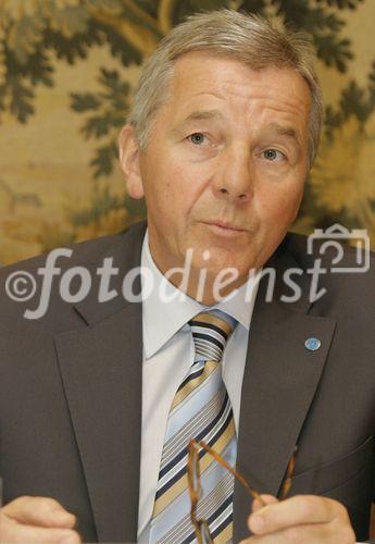 (C) fotodienst/Anna Rauchenberger - Wien 21.04.2006 -  ISS konnte 2005 den Jahresumsatz um mehr als 15% steigern. FOTO: Norbert Pleyer (GF Marketing und Vertrieb ISS Facility Services GmbH).