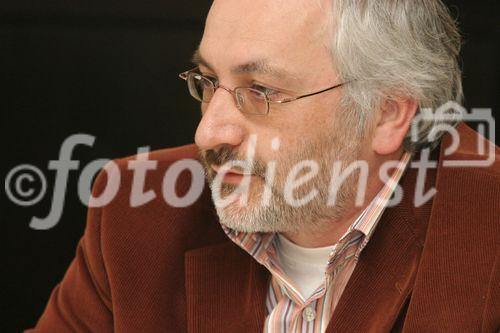 (C) fotodienst/Anna Rauchenberger - Wien 12.04.2006 -  Studie: Wohnbaubedarf in Österreich ist viel höher als bisher angenommen! FOTO: Mag. Herbert Aufner (Gewerkschaft Bau-Holz, Leitender Sekretär).