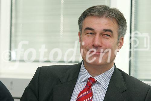 (C) fotodienst/Anna Rauchenberger - Wien 13.03.2006 - Die Erste Bank gab einen Ausblick auf die globalen Aktien- und Rentenmärkte. FOTO: Friedrich Mostböck (CEFA, Head of Group Research).