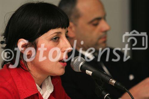 (C) fotodienst/Anna Rauchenberger - Wien 17.02.2006 - Jahrespressekonferenz KUNSTHALLE wien. FOTO v.l.: Sabine Folie (leitende Kuratorin), Gerald Matt (Direktor KUSTHALLE wien).