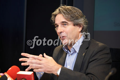 Zeit zu handeln - Faire Preise jetzt! Pressekonferenz von BM Buchinger FOTO: Erwin Buchinger (Konsumentenschutzminister Österreich) (C)fotodienst/Gudrun Krieger