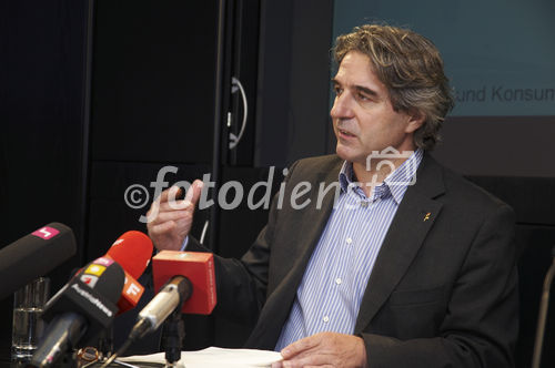 Zeit zu handeln - Faire Preise jetzt! Pressekonferenz von BM Buchinger FOTO: Erwin Buchinger (Konsumentenschutzminister Österreich) (C)fotodienst/Gudrun Krieger