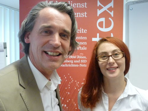 Acht Stationen in zehn Tagen: das war die Social Media Praxis Tour 2011 durch Deutschland. Gastreferentin Sandra Staub mit Workshop-Moderator Wilfried Seywald am 24. Mai in München.