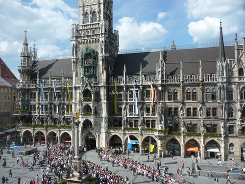 Acht Stationen in zehn Tagen: das war die Social Media Praxis Tour 2011 durch Deutschland. Am 24. Mai war Kronprinzessin Victoria von Schweden in München. pressetext war in der Loge am Marienplatz.