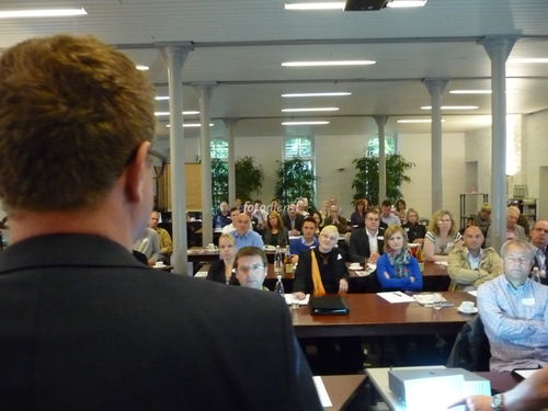 Acht Stationen in zehn Tagen: das war die Social Media Praxis Tour 2011 durch Deutschland. Am 31. Mai hatte pressetext im Hotel Falderhof in Köln ein volles Haus.