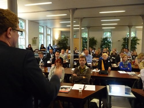 Acht Stationen in zehn Tagen: das war die Social Media Praxis Tour 2011 durch Deutschland. Am 31. Mai hatte pressetext im Hotel Falderhof in Köln ein volles Haus.