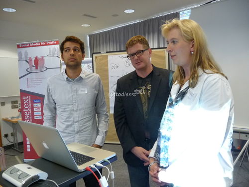 Thilo Baum im Podcast-Interview mit Kommunikationsverantwortlichen der Bethel-Stiftung auf dem Social Media Workshop von pressetext in Dortmund am 1. Juni 2011.