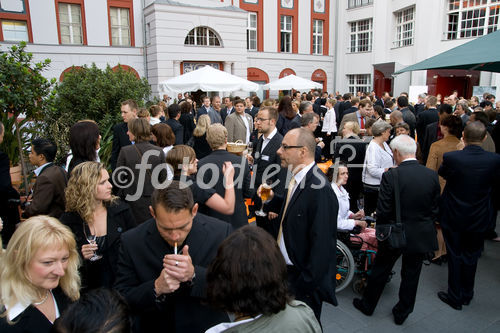 Studenten der FHTW luden zahlreiche Gäste zur Verleihung des Deutschen Preises für Wirtschaftskommunikation. Als Veranstaltungsort diente diesmal der Admiralspalast. (C)Fotodienst/Jan-Paul Kupser